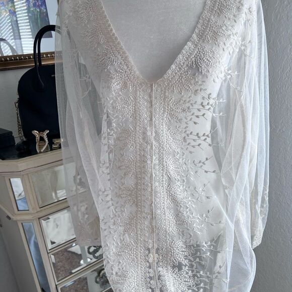 Ultra pink mesh embroidered boho top - Picture 5 of 8